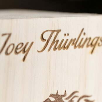 1er Holzkiste personalisiert Joey Thürlings